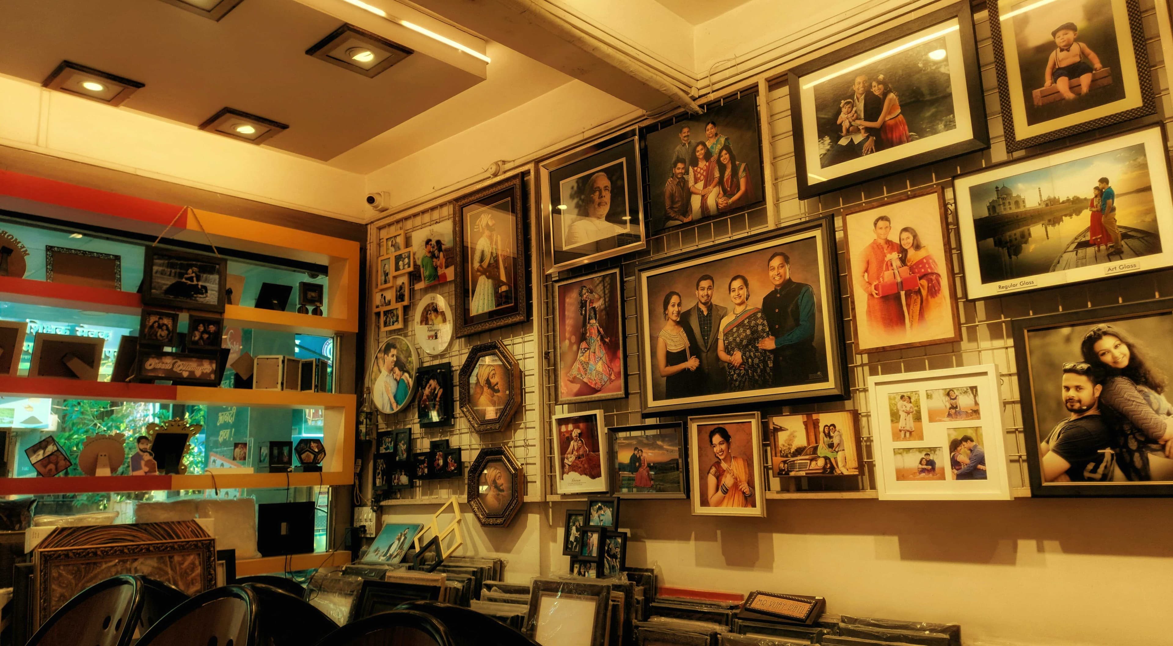 Siddhi Frames Shop frontage